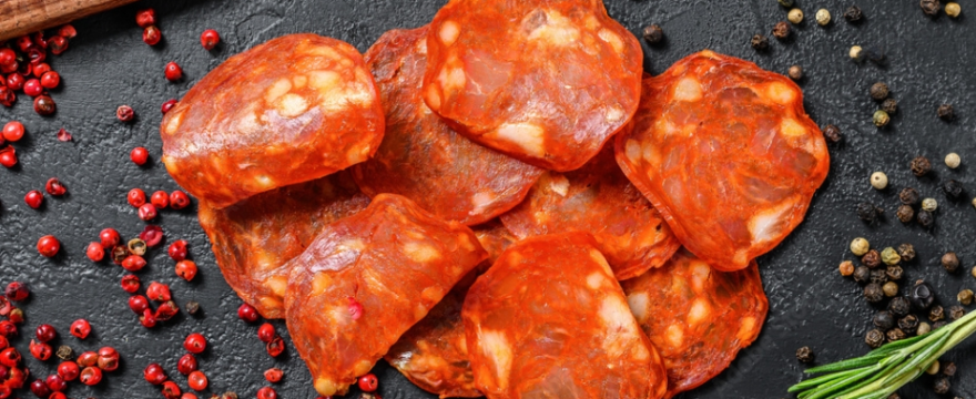 Chorizo Rojo: Tradición y sabor en cada bocado desde España